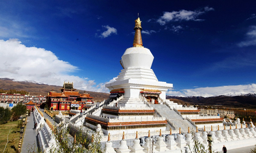 8 días Viajes de Minorías Étnicas Chinas Pagoda Blanca de Daocheng