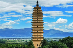 Torre Chihiro de las Tres Pagodas