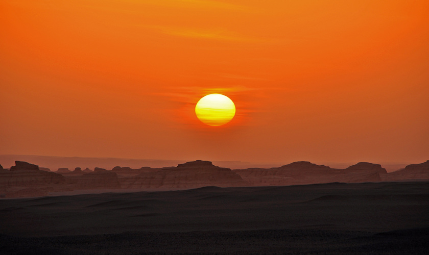puesta del sol de Parque Geológico Nacional de Yadan