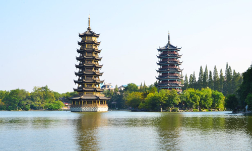 21 días Crucero por el Río Yangtsé Parque de las Pagodas Gemelas del Sol y la Luna