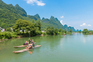 actividad de canotaje del Río Yulong 