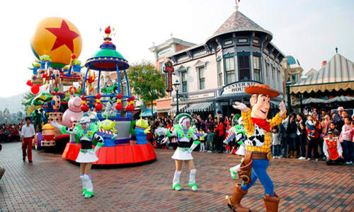 6 días Viajes a China con Niños Desfile de Disneyland de Hong Kong