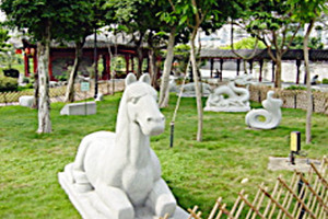 jardín de zodiaco chino en el Parque de la Ciudad Amurallada de Kowloon