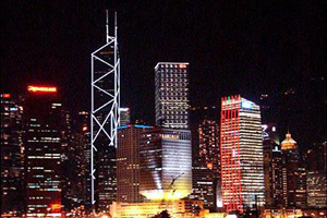 Paisaje nocturno de la Torre del Banco de China de Hong Kong