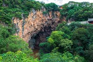Cueva de Golondrina del Pueblo Antiguo Jianshui