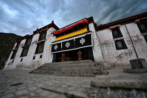 Salón Cuoqin del Monasterio Drepung