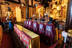 ceremonia taoista del Templo del Dios de la Ciudad de Shanghái