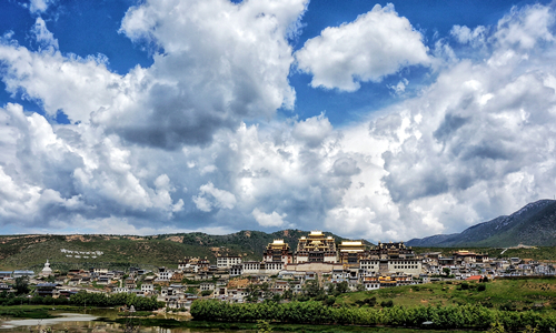 12 días Viajes a Yunnan Monasterio Ganden Sumtseling