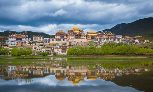 9 días Viajes a Yunnan Monasterio Ganden Sumtseling