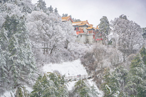 templo en la nieve de la Montaña Huashan