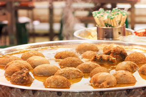 comida callejera del Gran Bazar Internacional de Xinjiang