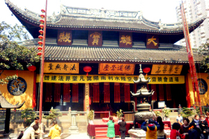 el edificio principal del templo del Buda de Jade